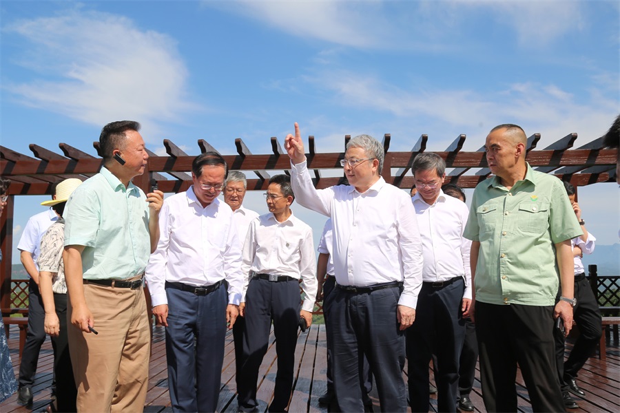 2024.06.23全國(guó)政協(xié)副主席、民盟中央常務(wù)副主席、中國(guó)科學(xué)院院士、清華大學(xué)副校長(zhǎng)王光謙蒞臨金徽股份視察.jpg