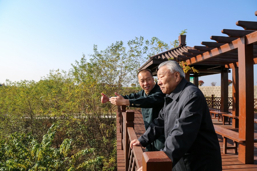 21-2019年10月，國(guó)家水利部原副部長(zhǎng)王守強(qiáng)參觀金徽股份時(shí)盛贊：金徽股份是綠色礦山、文明礦山、美麗礦山。.jpg