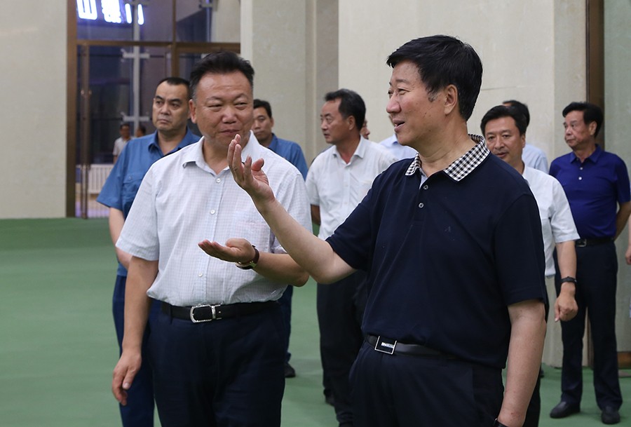 22-2018年6月，省人大常委會(huì)黨組書(shū)記、副主任王璽玉蒞臨金徽股份視察。.jpg