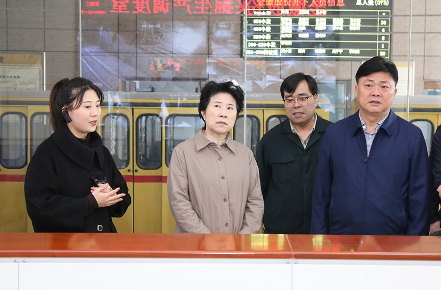 36-2023年3月，省生態(tài)環(huán)境廳黨組書(shū)記蘇君蒞臨金徽股份調(diào)研綠色礦山及“兩山”實(shí)踐創(chuàng)新基地建設(shè)情況。.jpg