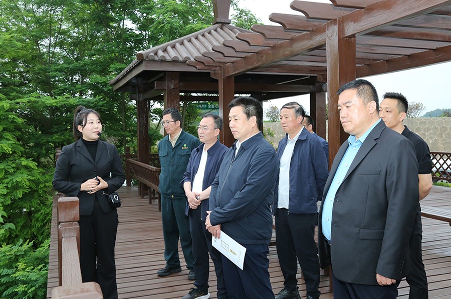 40-2023年6月，省生態(tài)環(huán)境廳副廳長(zhǎng)劉文璽蒞臨金徽股份調(diào)研.jpg