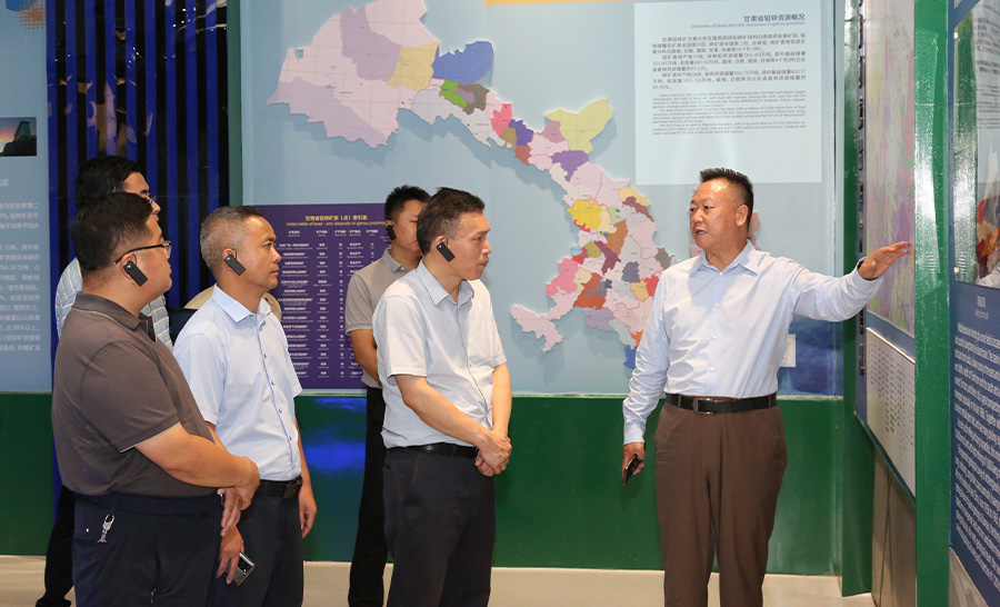 10.3-2022年08月，省科技廳副廳長(zhǎng)牛振明蒞臨金徽股份指導(dǎo)工作。.jpg