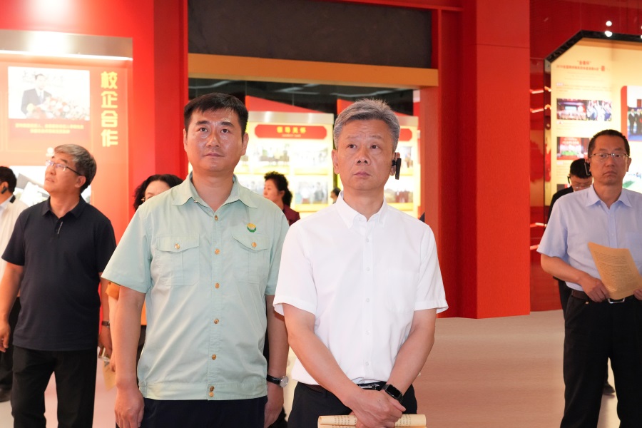 2024.06.23全國(guó)政協(xié)委員、省政協(xié)副主席、民盟甘肅省委會(huì)主委劉仲奎蒞臨金徽股份調(diào)研.jpg