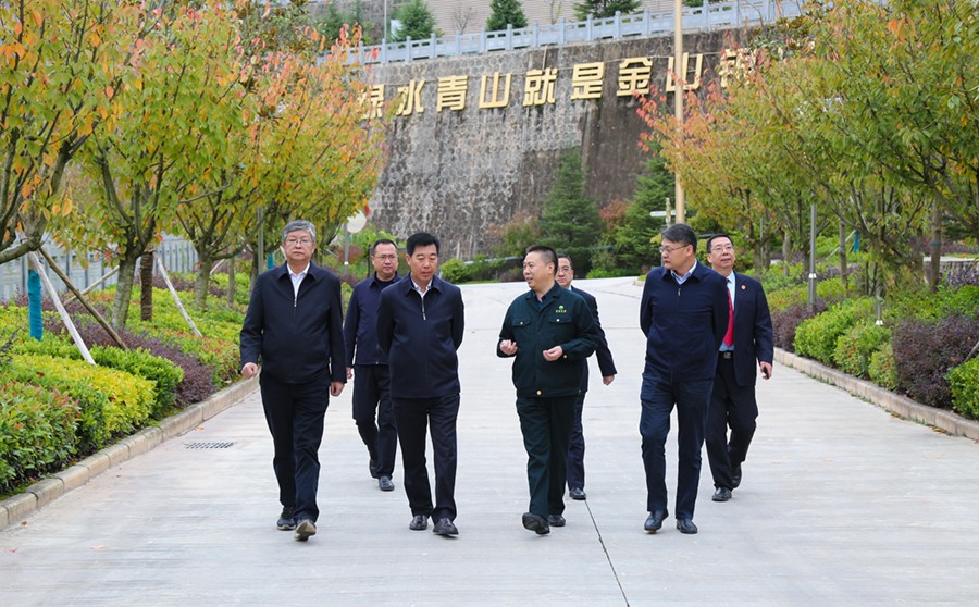 29-2021年10月，甘肅省高級(jí)人民法院院長(zhǎng)張海波蒞臨公司調(diào)研。.jpg