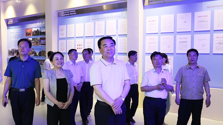 省委常委、省委統(tǒng)戰(zhàn)部部長(zhǎng)馬廷禮蒞臨金徽股份調(diào)研